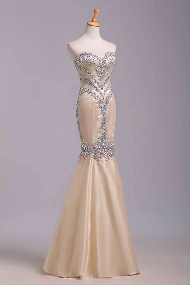 Vintage Sweetheart Floor Length Mermaid/Trumpet Beaded Tulle Prom Dresses