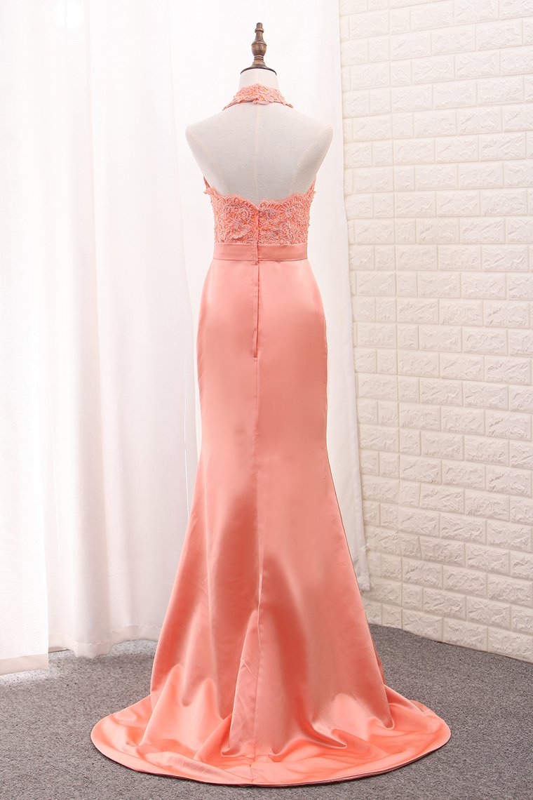 Satin Mermaid Halter Bridesmaid Dresses With Applique Sweep Train