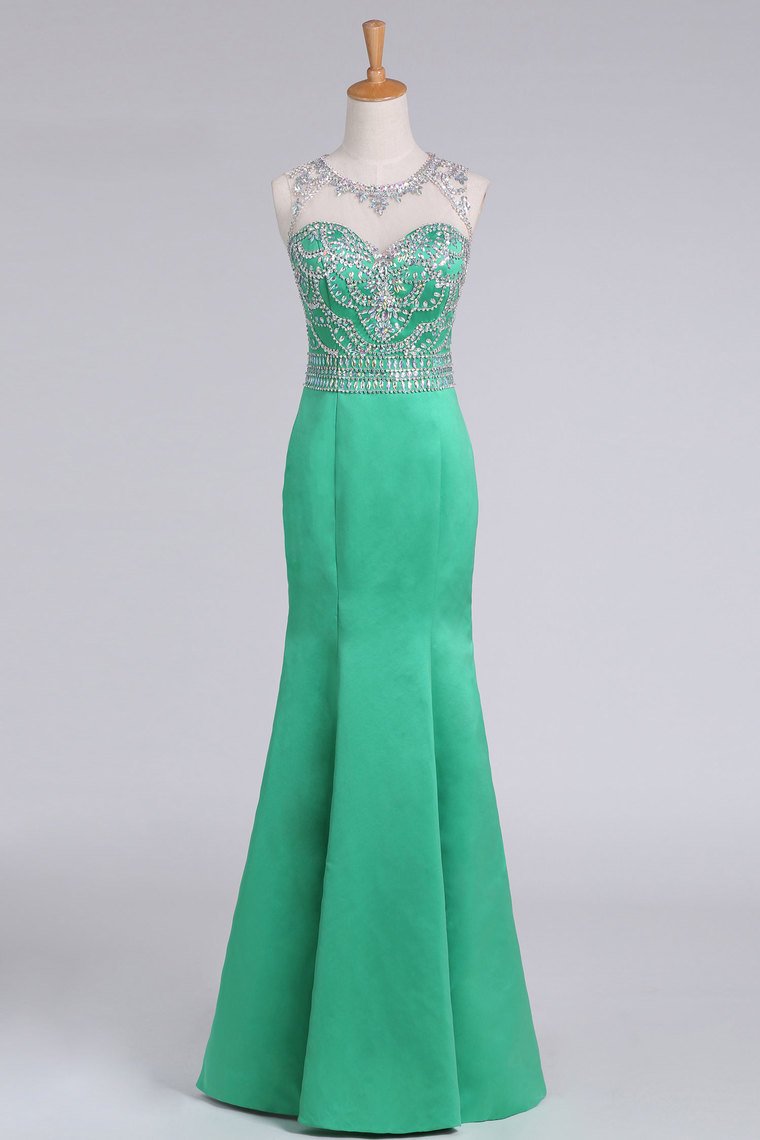 Prom Dresses Floor-Length Scoop Satin With Beading Mermaid