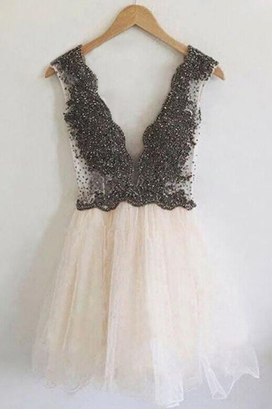 V Neck Beaded Bodice A Line Tulle Short/Mini Homecoming Dresses