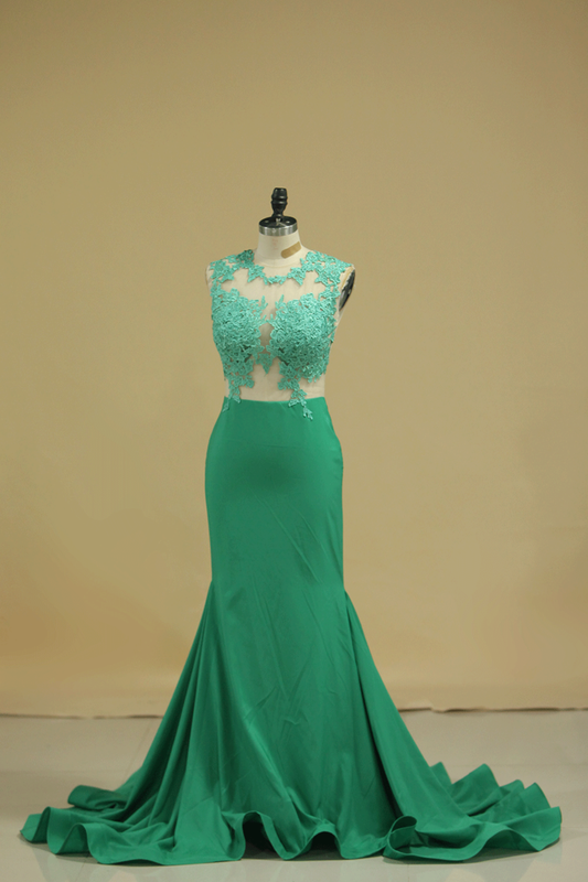 Scoop Mermaid/Trumpet Prom Dresses With Applique