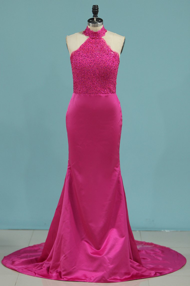 Bridesmaid Dresses Halter Mermaid Satin With Applique Sweep Train