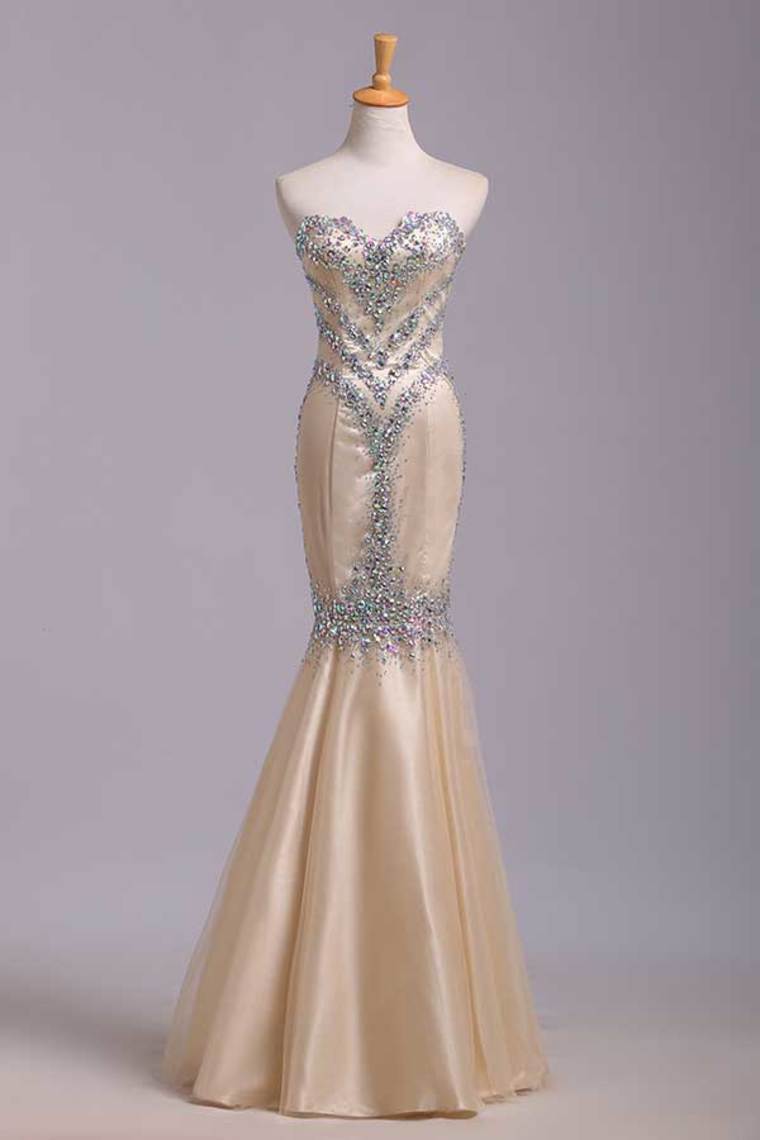 Vintage Sweetheart Floor Length Mermaid/Trumpet Beaded Tulle Prom Dresses