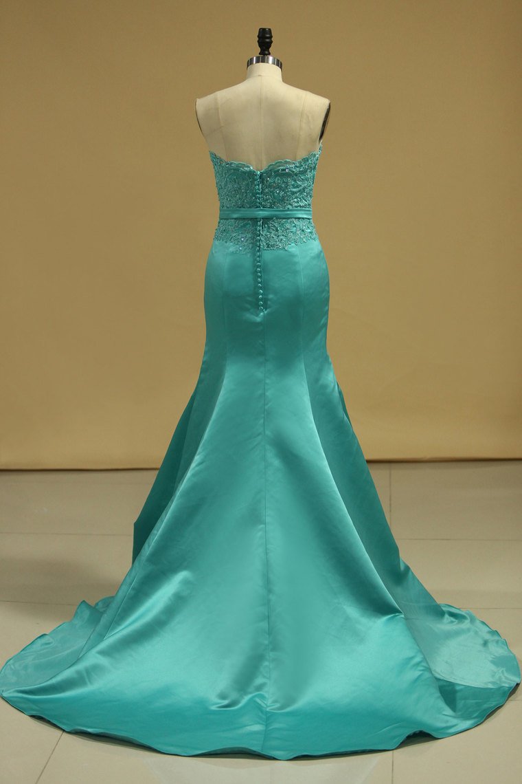 Mermaid Strapless With Applique And Sash Prom Dresses Satin