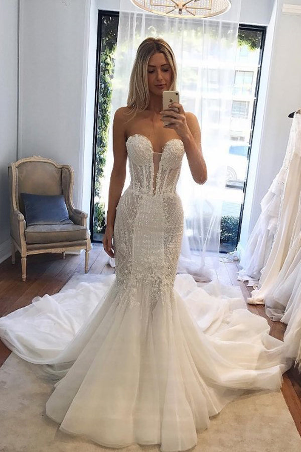 Sweetheart Sleeveless Mermaid Wedding Dresses Sweep Train with Sequins