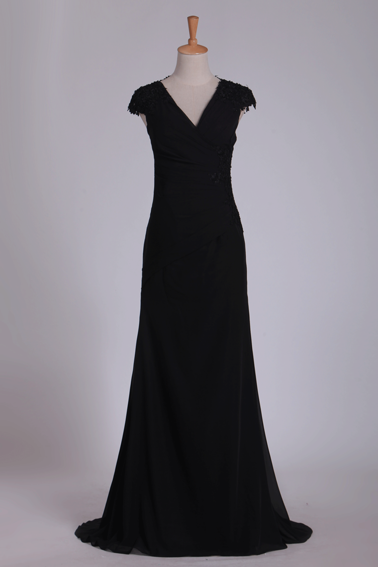 Black Evening Dresses V Neck Mermaid With Applique Sweep Train Chiffon