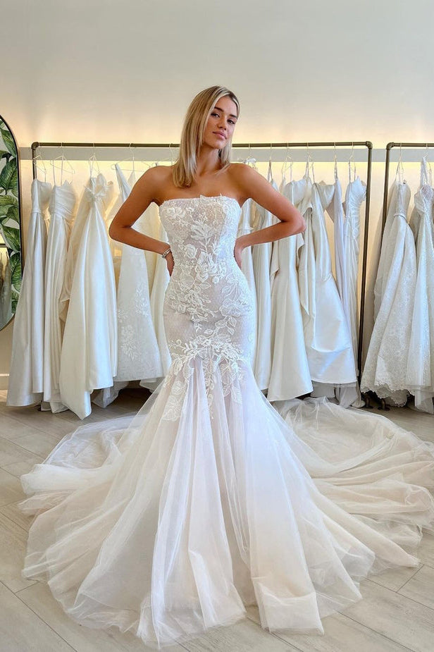 Elegant Mermaid Strapless Tulle Long Wedding Dresses with Appliques